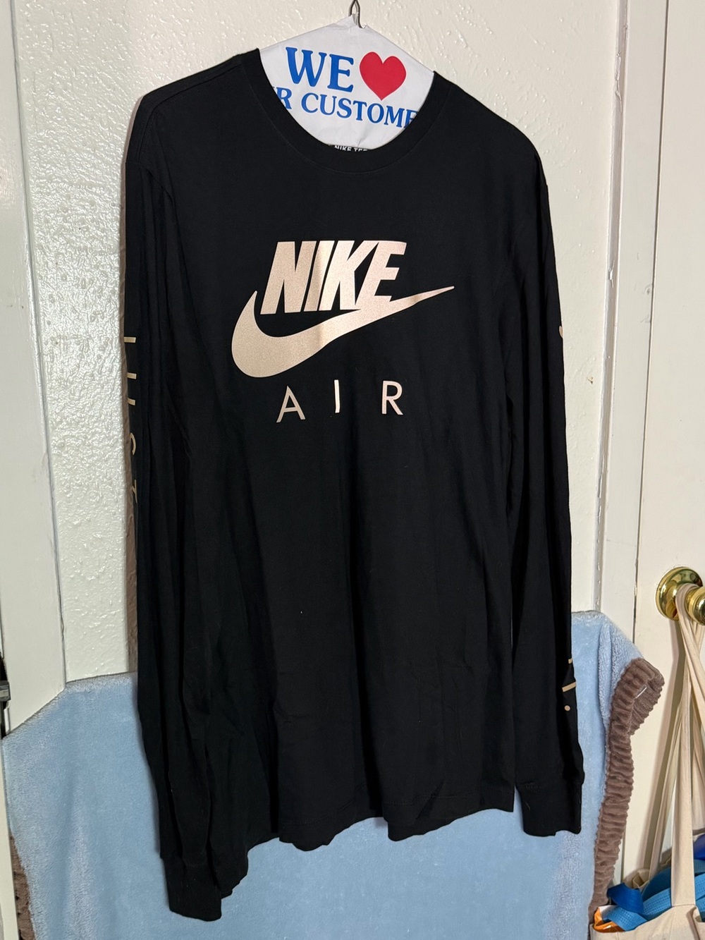 Nike Long-Sleeve 'Air' Logo Tee - Black with Beige Logo